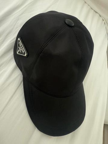 Prada pet te koop. beschikbaar voor biedingen
