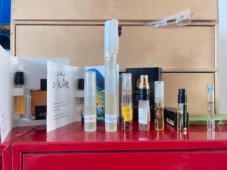 Niche parfum samples opruiming., Verzamelen, Parfumverzamelingen, Zo goed als nieuw, Miniatuur, Ophalen of Verzenden