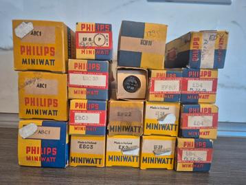 Philips Miniwatt buizen NOS – compleet in doos (22 stuks) beschikbaar voor biedingen