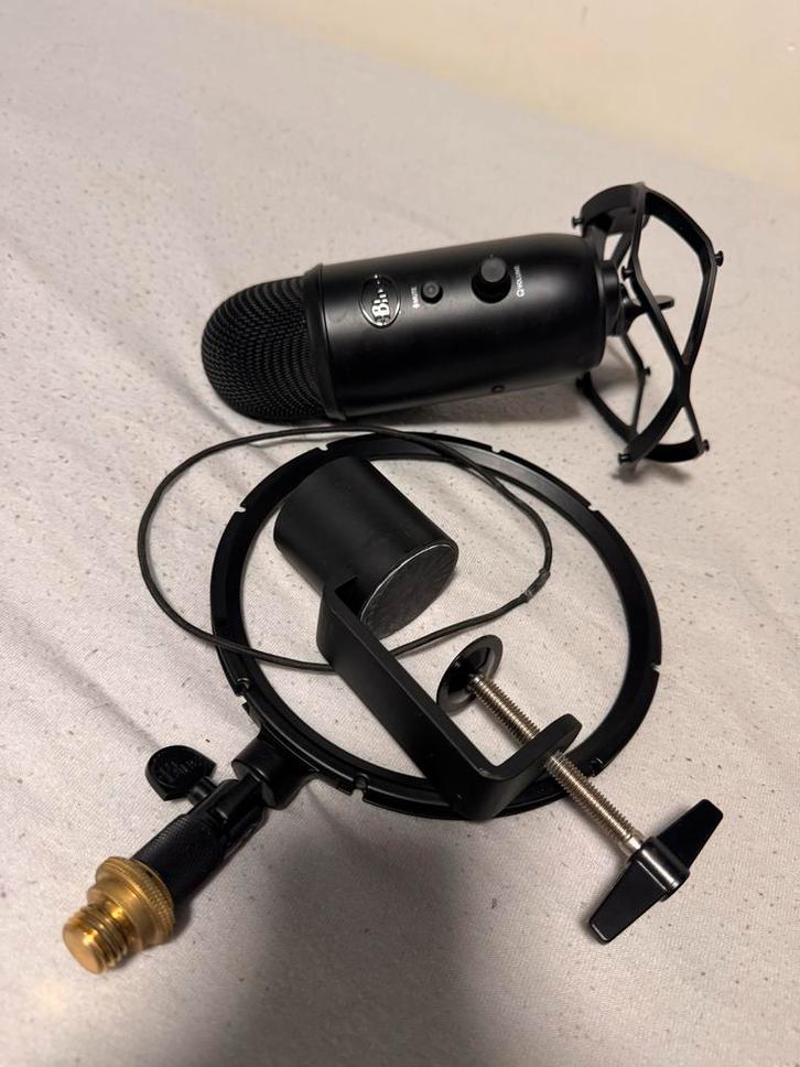 Blue Yeti Microfoon met Arm - Perfect voor Streamers!, Muziek en Instrumenten, Microfoons, Gebruikt, Studiomicrofoon, Ophalen of Verzenden