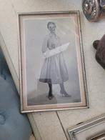 Vintage houten lijst met oude foto op foto 1 t/m 5