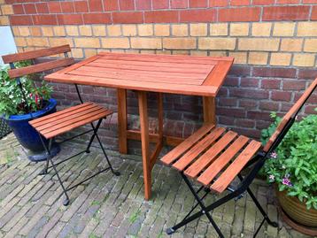 Mooi balkonsetje tuinsetje alles opklapbaar. Zie alle foto’s beschikbaar voor biedingen