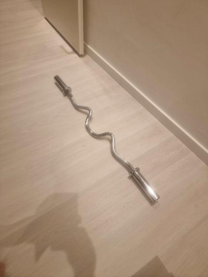 Pivot Fitness EZ Curl Bar - Olympisch 50mm, Sport en Fitness, Fitnessmaterialen, Zo goed als nieuw, Halterstangen, Armen, Ophalen