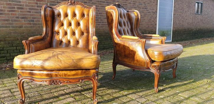 Louie seize klassiek noten leder fauteuils, Antiek en Kunst, Antiek | Meubels | Stoelen en Banken, Ophalen