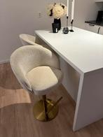 2x Richmond Interiors Barstoel Zabi – Chenille Wit, Huis en Inrichting, Barkrukken, Ophalen, Draaibaar, 60 tot 90 cm, Zo goed als nieuw