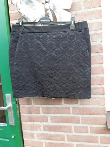 NIEUW!Luxe bedrukte rok van COSTES, 42
Zwart beschikbaar voor biedingen