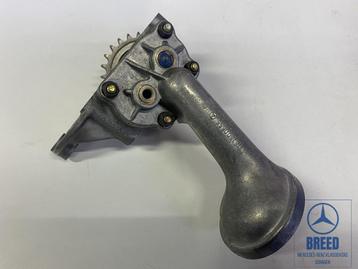 NOS oliepomp Mercedes-Benz M116 M117 W108 W111 beschikbaar voor biedingen