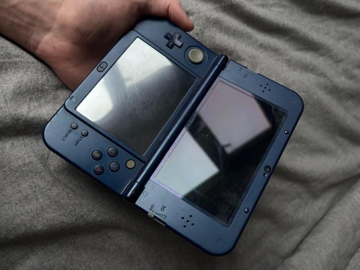 New Nintendo 3DS XL Metallic Blauw, Spelcomputers en Games, Spelcomputers | Nintendo 2DS en 3DS, Gebruikt, 3DS, Blauw, Ophalen of Verzenden