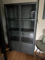 Mooie industriële vitrine kast., Huis en Inrichting, Kasten | Vitrinekasten, Ophalen, 50 tot 100 cm, Zo goed als nieuw, 150 tot 200 cm