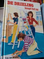 De Drieling knapt het op - Trix van Brussel, Ophalen of Verzenden, Gelezen, Trix van Brussel, Fictie algemeen