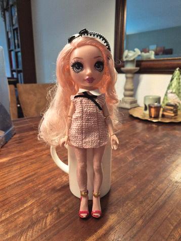 Rainbow High Bella Parker pop beschikbaar voor biedingen