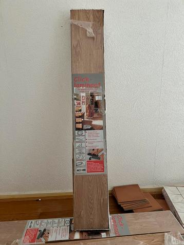 Click laminaat hout vloer ca 7m2 nieuw + ca 30 m2 gebruikt beschikbaar voor biedingen