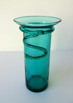 Glazen vaas helder turquoise met opgelegd gedeelte 3017-g, Ophalen of Verzenden