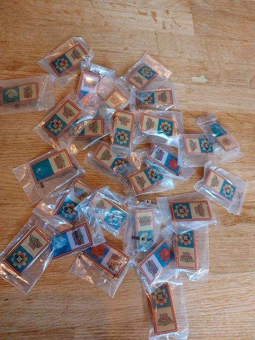 Badges Pokemon Kanto league, Hobby en Vrije tijd, Verzamelkaartspellen | Pokémon, Nieuw, Ophalen of Verzenden