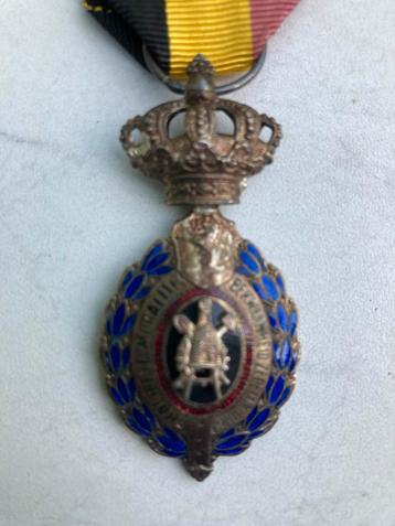 Belgische Leopold medaille ereteken van arbeid 1ste klasse beschikbaar voor biedingen