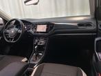 Volkswagen T-Roc 1.5 TSI 150pk DSG Sport Panoramadak Virtual, Auto's, Volkswagen, 1254 kg, Stof, 4 cilinders, Electronic Stability Program (ESP)