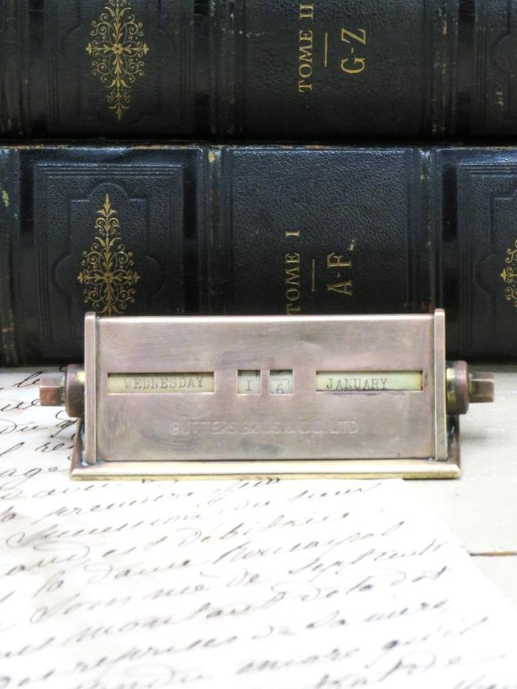 Antieke Engelse messing bureaukalender, Antiek en Kunst, Antiek | Servies los, Ophalen of Verzenden