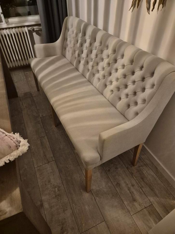 Eetkamerbank met knopen, Huis en Inrichting, Banken | Sofa's en Chaises Longues, Zo goed als nieuw, Vierpersoons of meer, 200 tot 250 cm