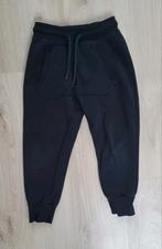 Zwarte broek / joggingbroek met buidel - maat 110 / 116, Broek, Ophalen of Verzenden, Zo goed als nieuw, Jongen