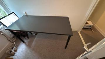 Zwart bureau of werktafel // Industrieel & Gispen stijl