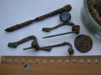 Lot romeins speelsteen, 3x Fibulae, stillus, as, bodemvondst, Ophalen of Verzenden