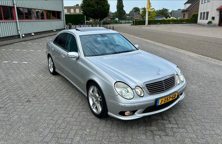 Mercedes-Benz E55 AMG 2003, zeer nette staat, Auto's, Mercedes-Benz, Particulier, Benzine, Sedan, Geïmporteerd, Zilver of Grijs