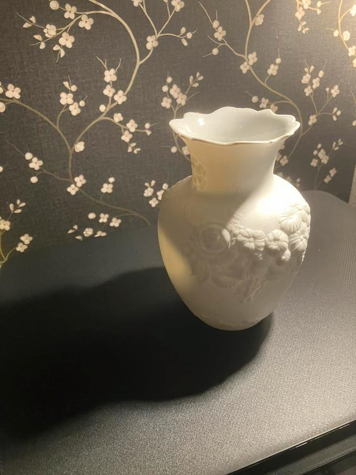 Prachtige vaas van Kaiser porselein, Antiek en Kunst, Antiek | Porselein, Ophalen of Verzenden