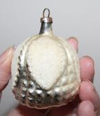 Antieke Kerstbal Ornament bloem - zilver met sneeuwaccenten, Diversen, Kerst, Ophalen of Verzenden, Gebruikt