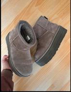 UGG classic mini plateau enkellaarzen, Kleding | Dames, Schoenen, UGG, Lage of Enkellaarzen, Ophalen of Verzenden, Gedragen