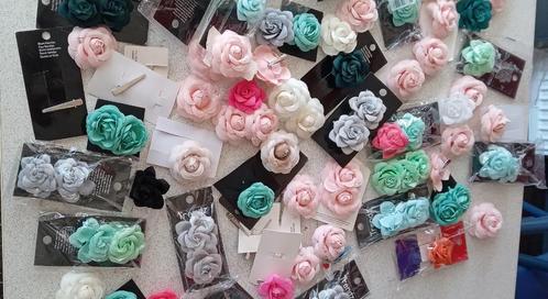 Set haarbloemen clips stoffen roosjes – diverse kleuren LOT, Sieraden, Tassen en Uiterlijk, Uiterlijk | Haarverzorging, Nieuw