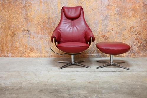 ZGANieuw Leolux Cream design relaxfauteuil + hocker, Huis en Inrichting, Fauteuils, Zo goed als nieuw, Leer, Metaal, Stof, 75 tot 100 cm