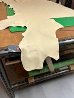 Beige kleur leer lap 1.5 mm dikte soepel A-346, Hobby en Vrije tijd, Stoffen en Lappen, Beige, Leer of Kunstleer, Ophalen of Verzenden