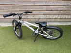 Goeduitziende jongensfiets rockrider 20 inch, Fietsen en Brommers, Fietsen | Jongens, Ophalen, Zo goed als nieuw, Rockrider, Handrem