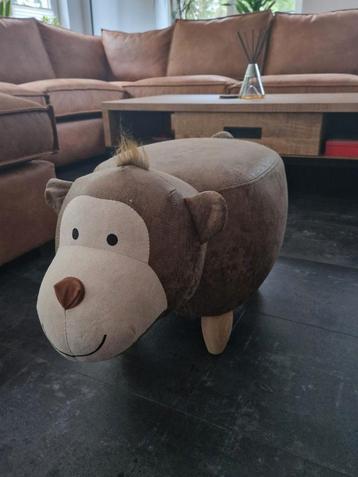 Zitbank(bvoetenbankje) AAP . beschikbaar voor biedingen