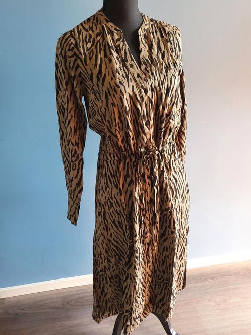 Nieuwe zwart/mud Geisha jurk, maat S, Kleding | Dames, Jurken, Nieuw, Maat 36 (S), Overige kleuren, Onder de knie, Ophalen of Verzenden