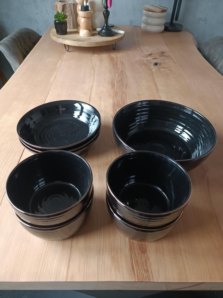 8 zwart service gouden rand, Huis en Inrichting, Keuken | Servies, Ophalen, Overige materialen, Nieuw, Schaal of Schalen