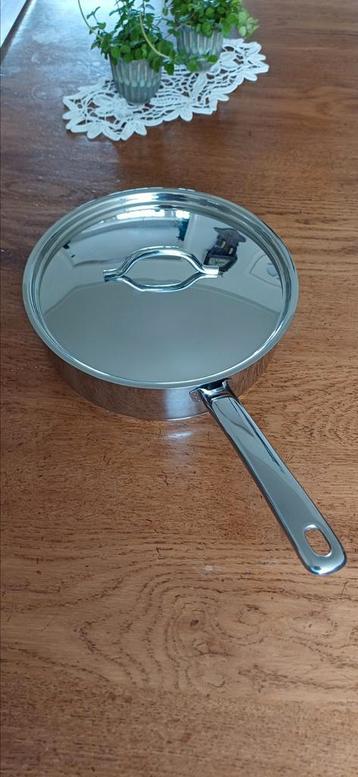 BK hapjespan met deksel, doorsnede 25 cm beschikbaar voor biedingen