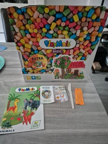 grote set playmais met bijna 2000 stukjes beschikbaar voor biedingen