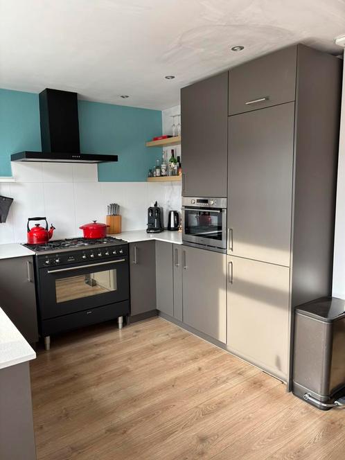 Nette Tristar keuken, Huis en Inrichting, Keuken | Complete keukens, Gebruikt, Hoekkeuken, Wit, Graniet of Steen, Ophalen