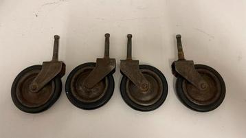 Antieke Meubelwielen beschikbaar voor biedingen