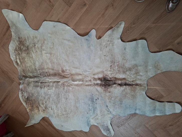Vloerkleed leren koeienhuid, Huis en Inrichting, Stoffering | Tapijten en Kleden, Gebruikt, 200 cm of meer, 200 cm of meer, Rechthoekig