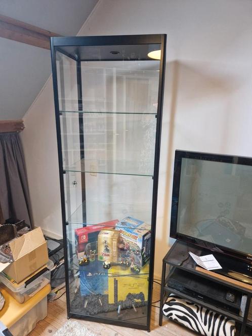 Zwarte vitrinekast met licht, Huis en Inrichting, Kasten | Vitrinekasten, Gebruikt, 150 tot 200 cm, 50 tot 100 cm, 25 tot 50 cm