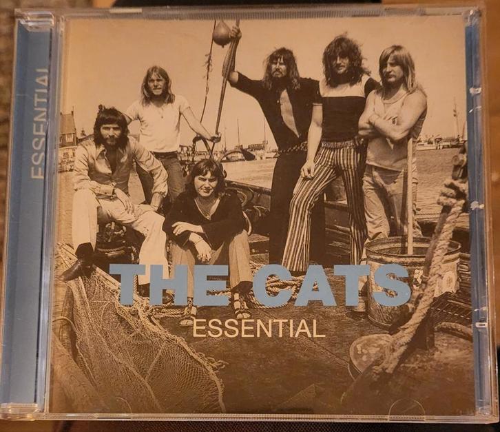 CD The Cats 2011 Essential KRASVRIJ, Cd's en Dvd's, Cd's | Pop, Zo goed als nieuw, 2000 tot heden, Ophalen of Verzenden
