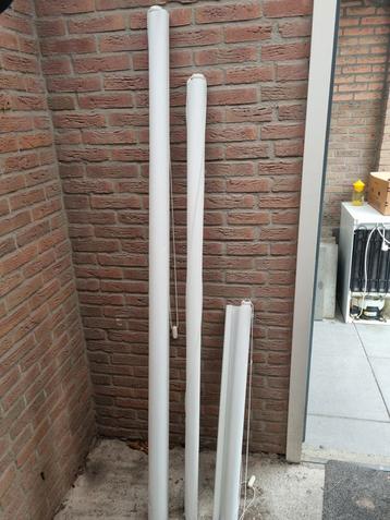 Witte rol gordijnen 3 maten top conditie beschikbaar voor biedingen