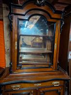 Antieke Glazenkast, Ophalen