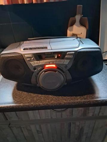 Sony radio/cd speler en cassette deck  beschikbaar voor biedingen