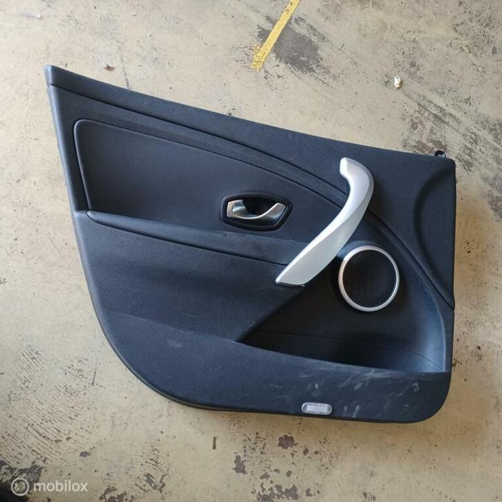 Bekleding deur  5-deurs Renault Megane Estate III ('09-'16), Auto-onderdelen, Interieur en Bekleding, Gebruikt, Ophalen of Verzenden