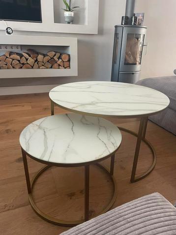 Salontafel of bijzettafels beschikbaar voor biedingen