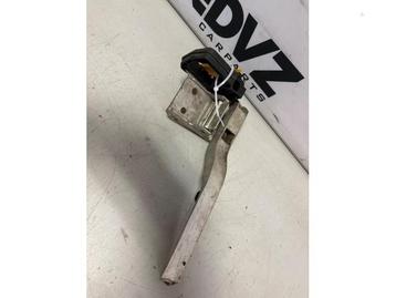 Bumpersteun rechts-voor van een BMW 7-Serie beschikbaar voor biedingen