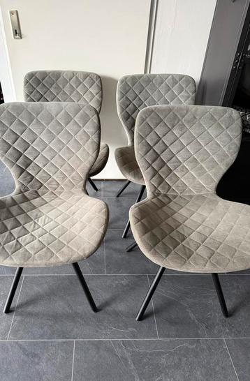 4x  grijze eetkamer stoelen beschikbaar voor biedingen